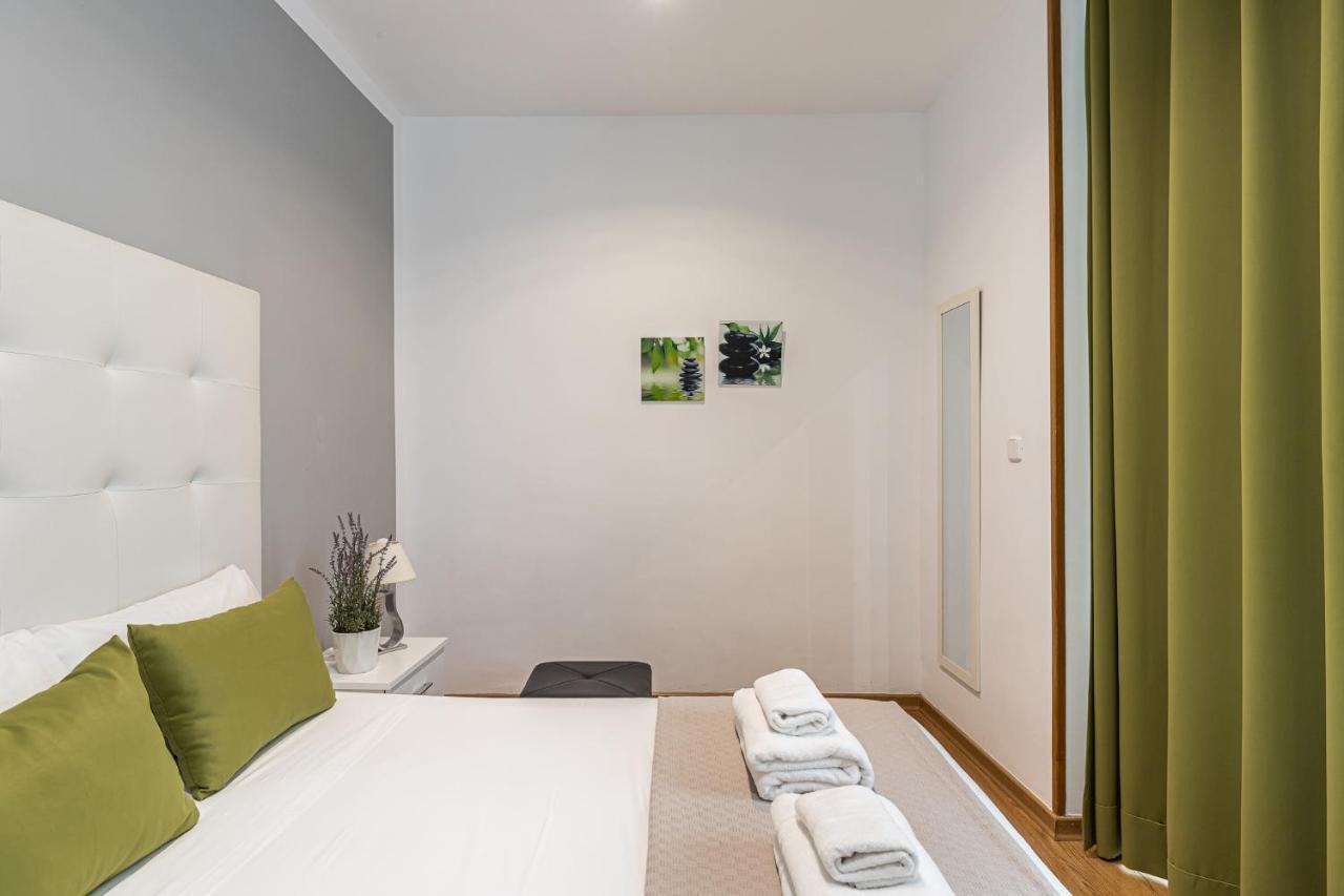 Waou Apartamentos En Sol Confort 7 Madrid Eksteriør bilde